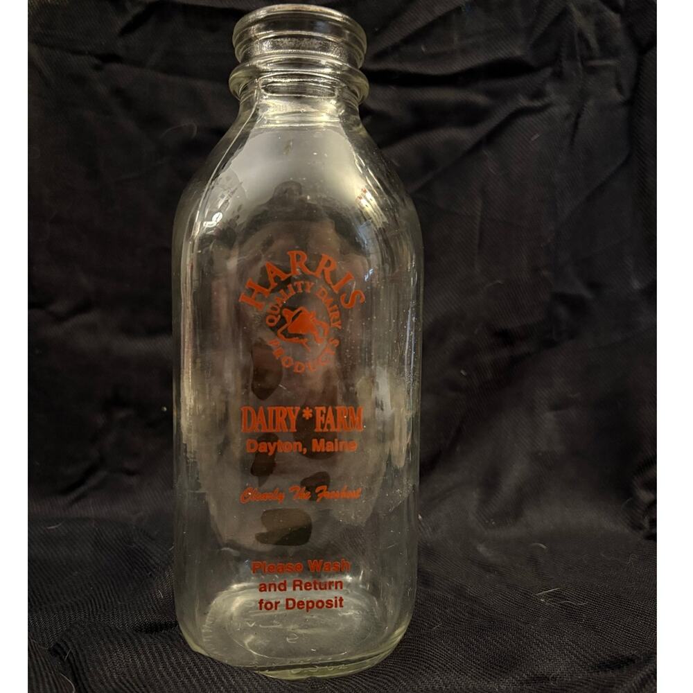 Glass Milk Bottle Harris Dairy Farm Maine in Good Condition Country Farmhouse